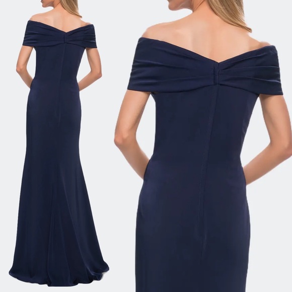 La Femme
Simply Chic Off the Shoulder Jersey Gown Size 6  or 10 or 12 navy blue - Picture 2 of 9